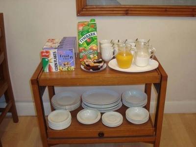 Surbiton Broadway Lodge Bed And Breakfast מראה חיצוני תמונה