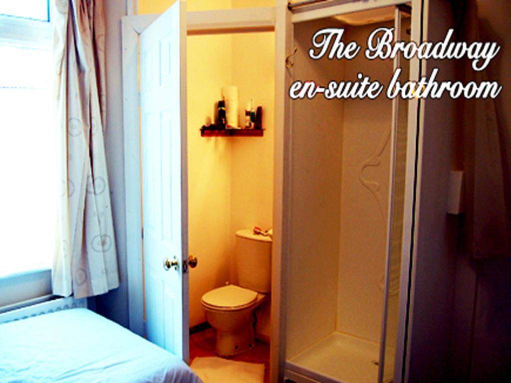 Surbiton Broadway Lodge Bed And Breakfast חדר תמונה